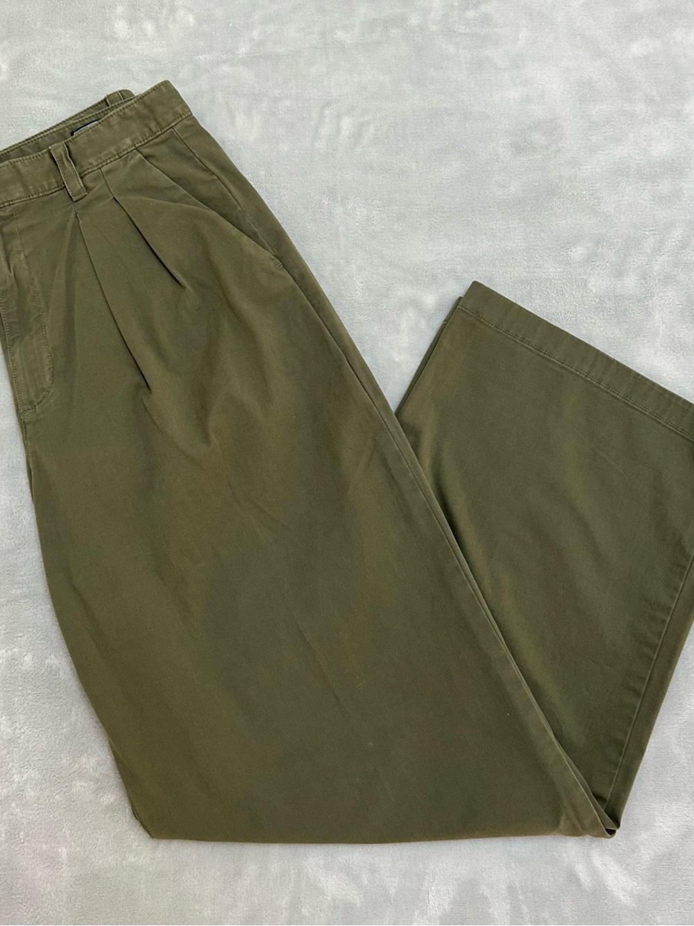 GAP Wide Leg Olive Green Pleated Chinos Size 8